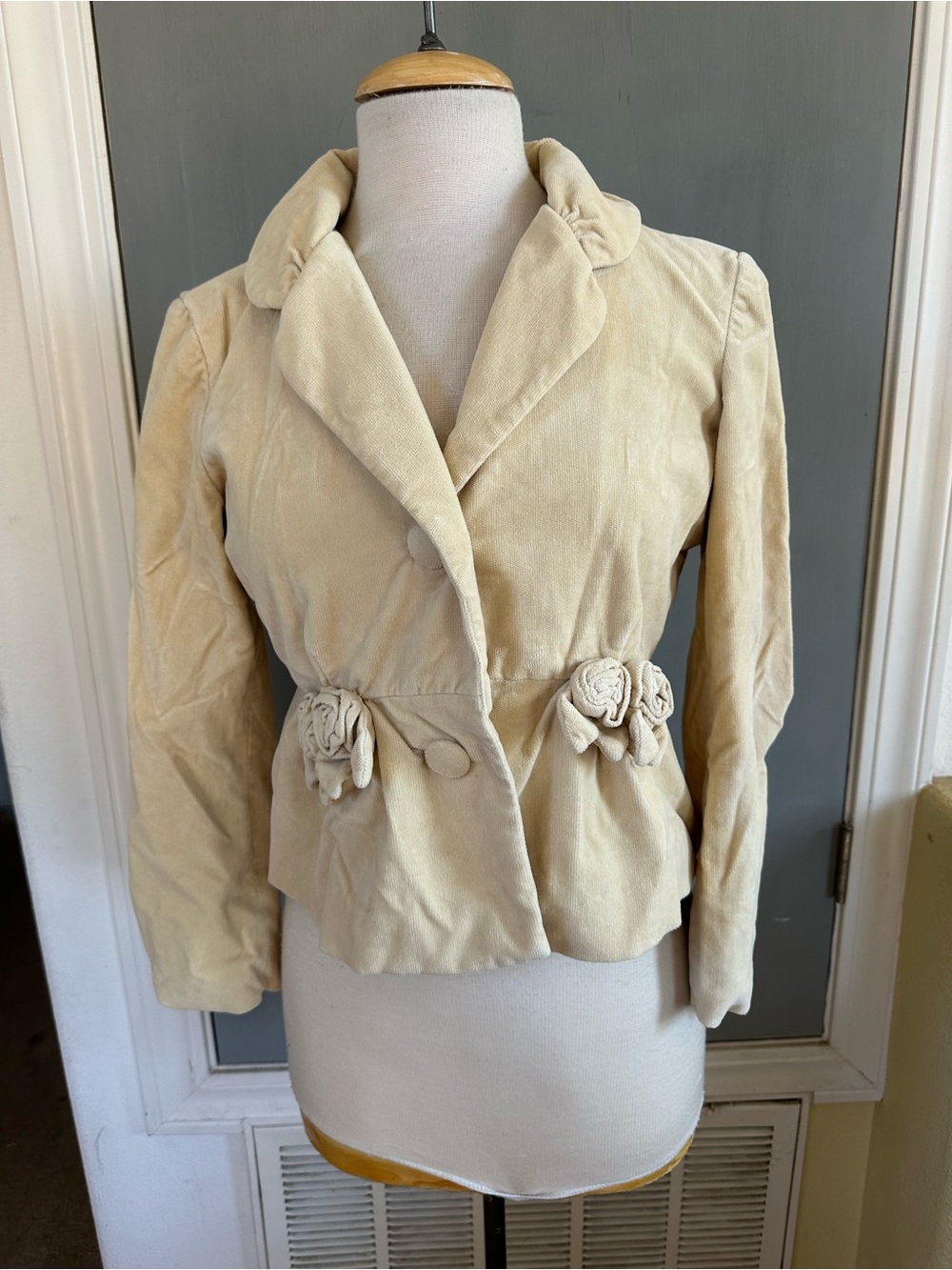 Elevenses Women's Cream Floral-Rosette Jacket